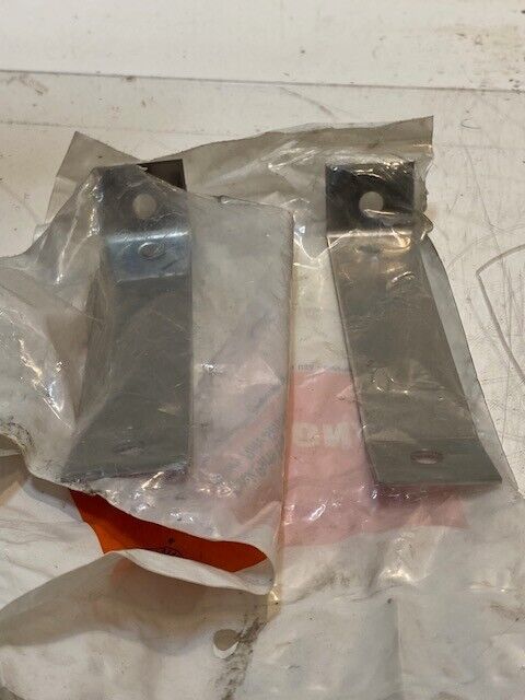 2 Quantity of Navistar International Truck 2010089C1 Brackets (2 Quantity)