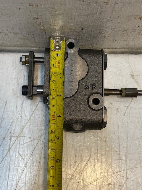 Hydraulic Control Valve Assembly for Kubota 35080-0-11104 4K