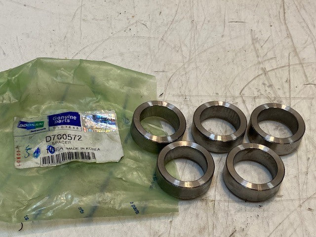 5 Quantity of Doosan D700572 Spacers 41mm OD 30mm Bore 15mm Wide (5 Quantity)