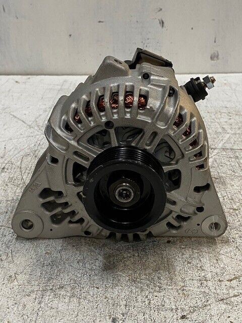 Valeo Remaufactured Alternator 37300-37405-RM