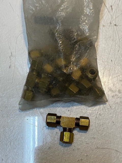 10 Qty of Anderson Fittings 64A-44 | 1/4" 64A Tube Tees 47mm L 27mm W (10 Qty)