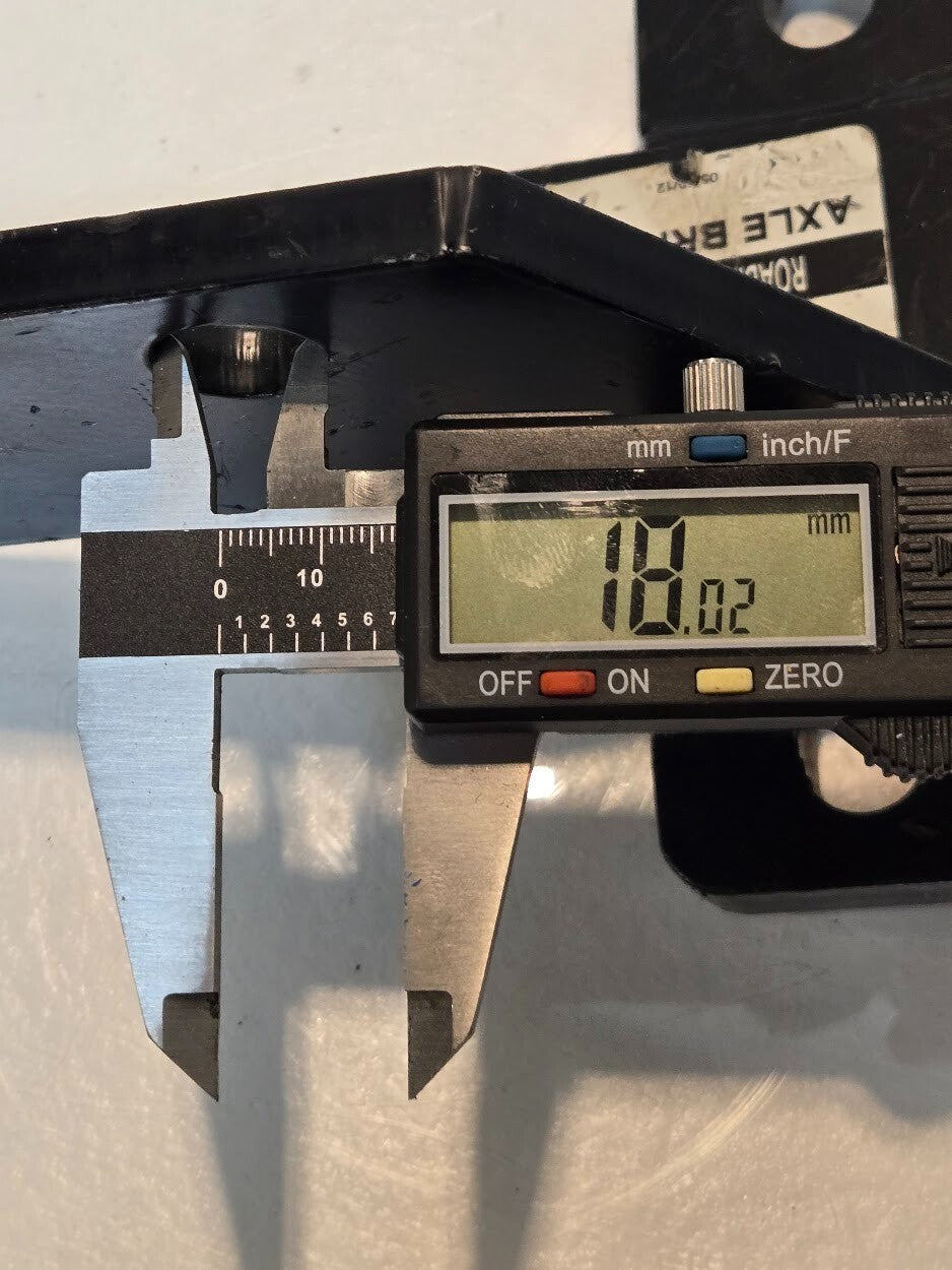 Roadmaster B721 Axle Bracket RH for Sprinter Van | 7" x 5-1/2" x4"