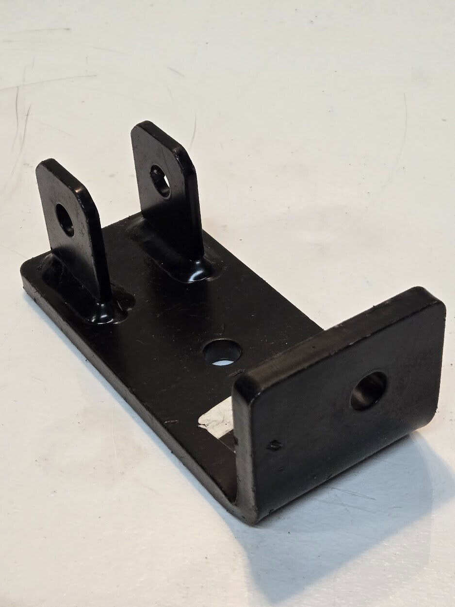 Roadmaster B666R Bracket for Sprinter Van | 6-1/4" x 2-3/4" x 2-1/2"