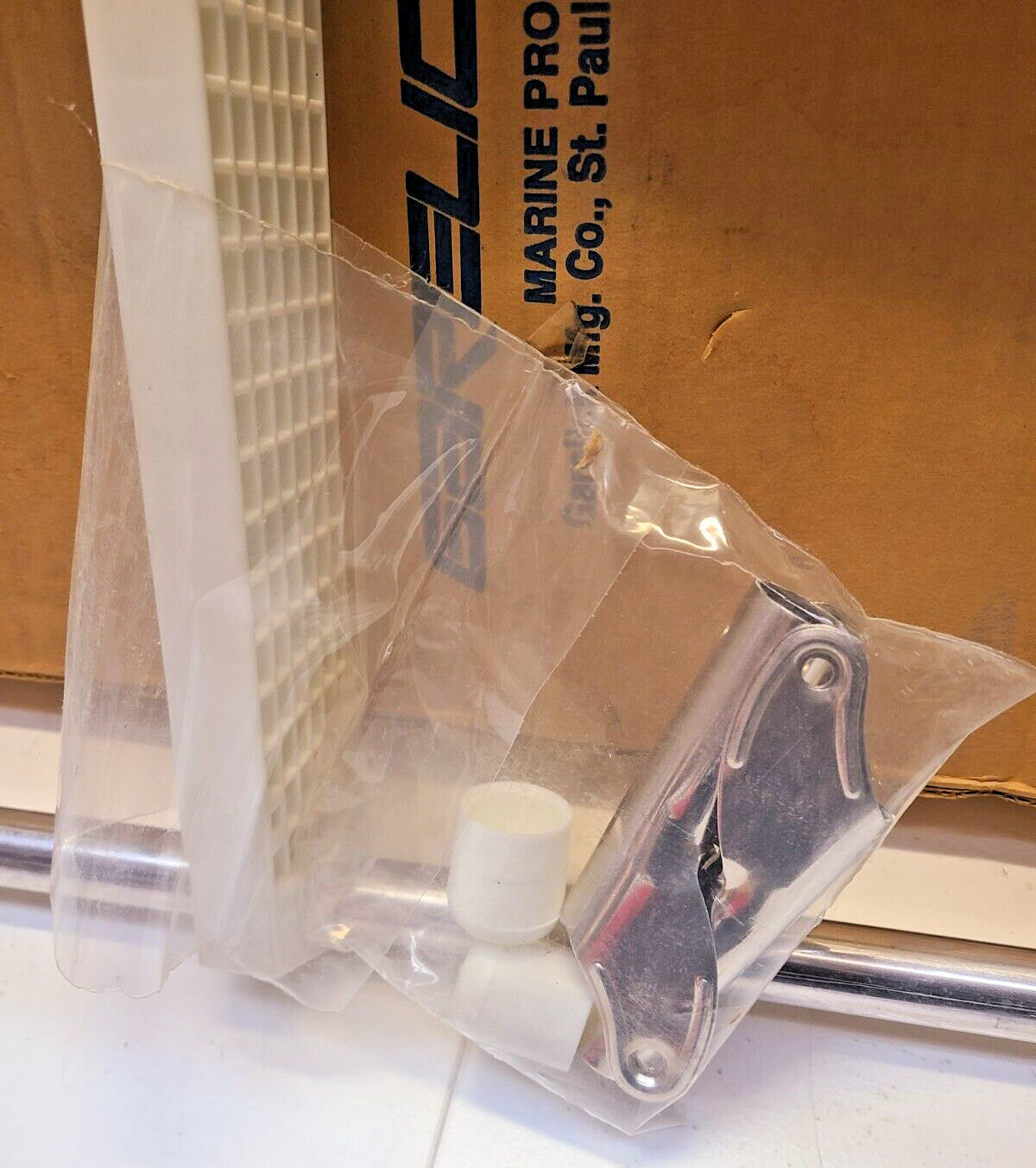 Garelick Gunwale EEz-In Hook 11" 4-Step Ladder 05041