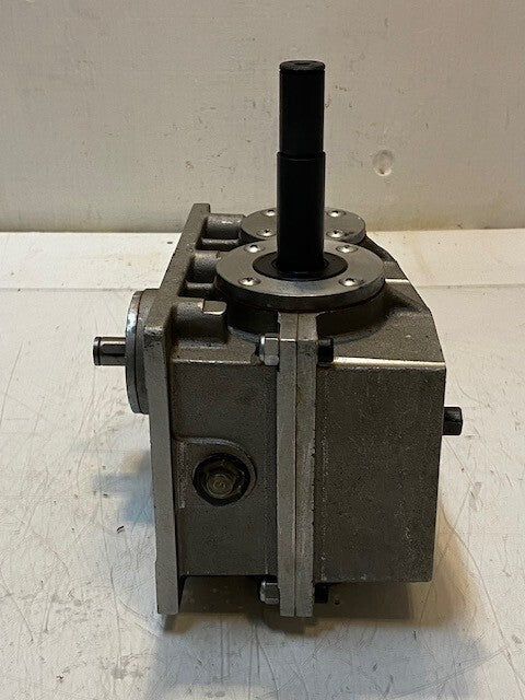 Right Angle Gearbox A080396 | 9" L 6-3/4" W 6-1/2" H 18mm Shaft 15mm Shaft