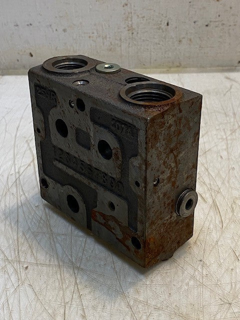 Sauer-Danfoss 157B5210 Hydraulic Pump Side Inlet Module 25HR, 407A, 5007F062168