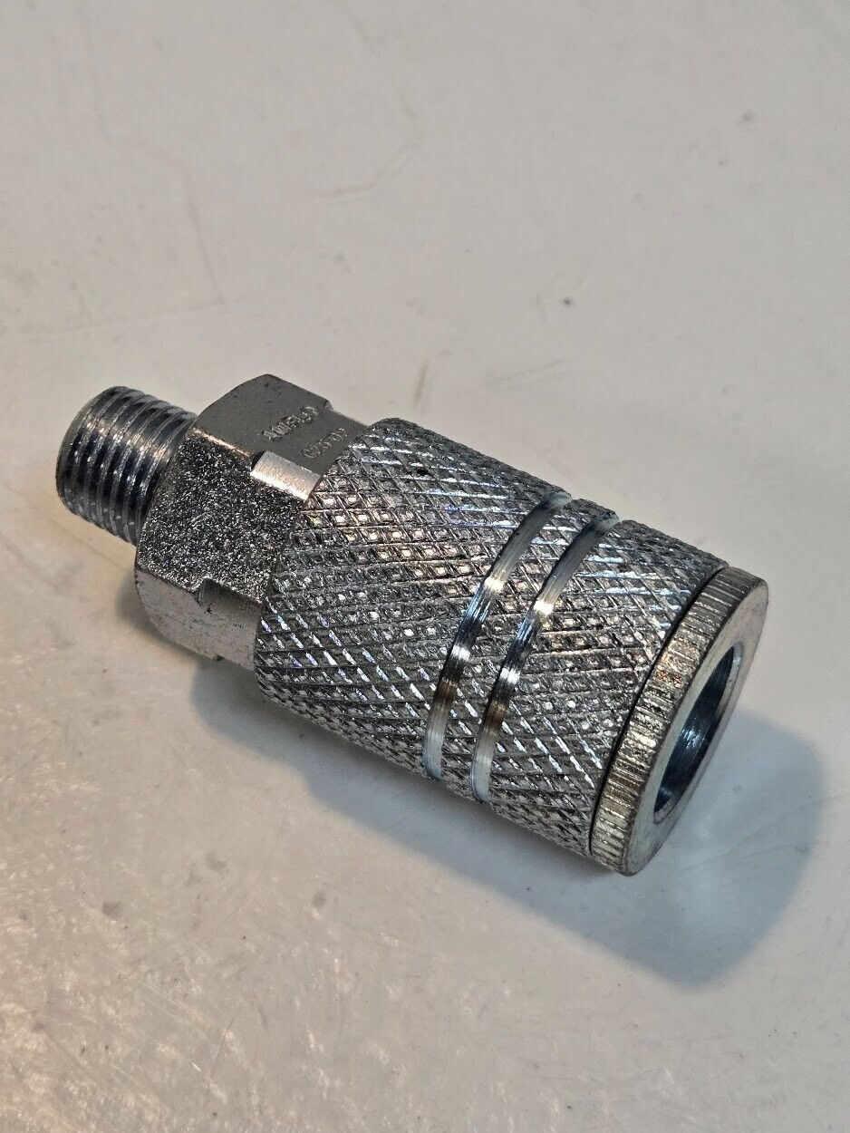 13 Quantity of Amflo C25-02 3/8" Quick Connect Couplers 1/4" NPT (13 Quantity)