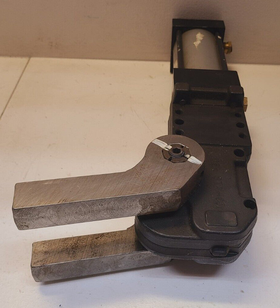 DE-STA-CO Pneumatic Heavy Duty Action Clamp 893-D  | 893132