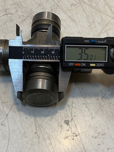 2 Quantity of Universal Joints 351 | 4-1/8" Wide 35mm End (2 Quantity)