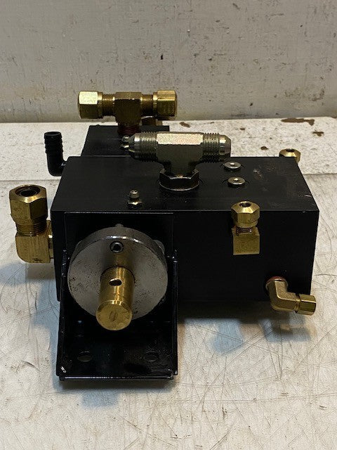 Hydraulic Semi-Trailer Master Valve 8" L x 10" W x 4-1/2" H