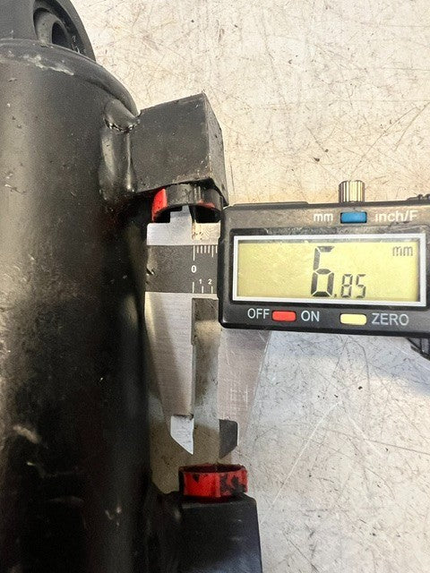 Left Handed Hydraulic Cylinder Assembly For Forklift 12  Length 66.73mm Cyl Dia.