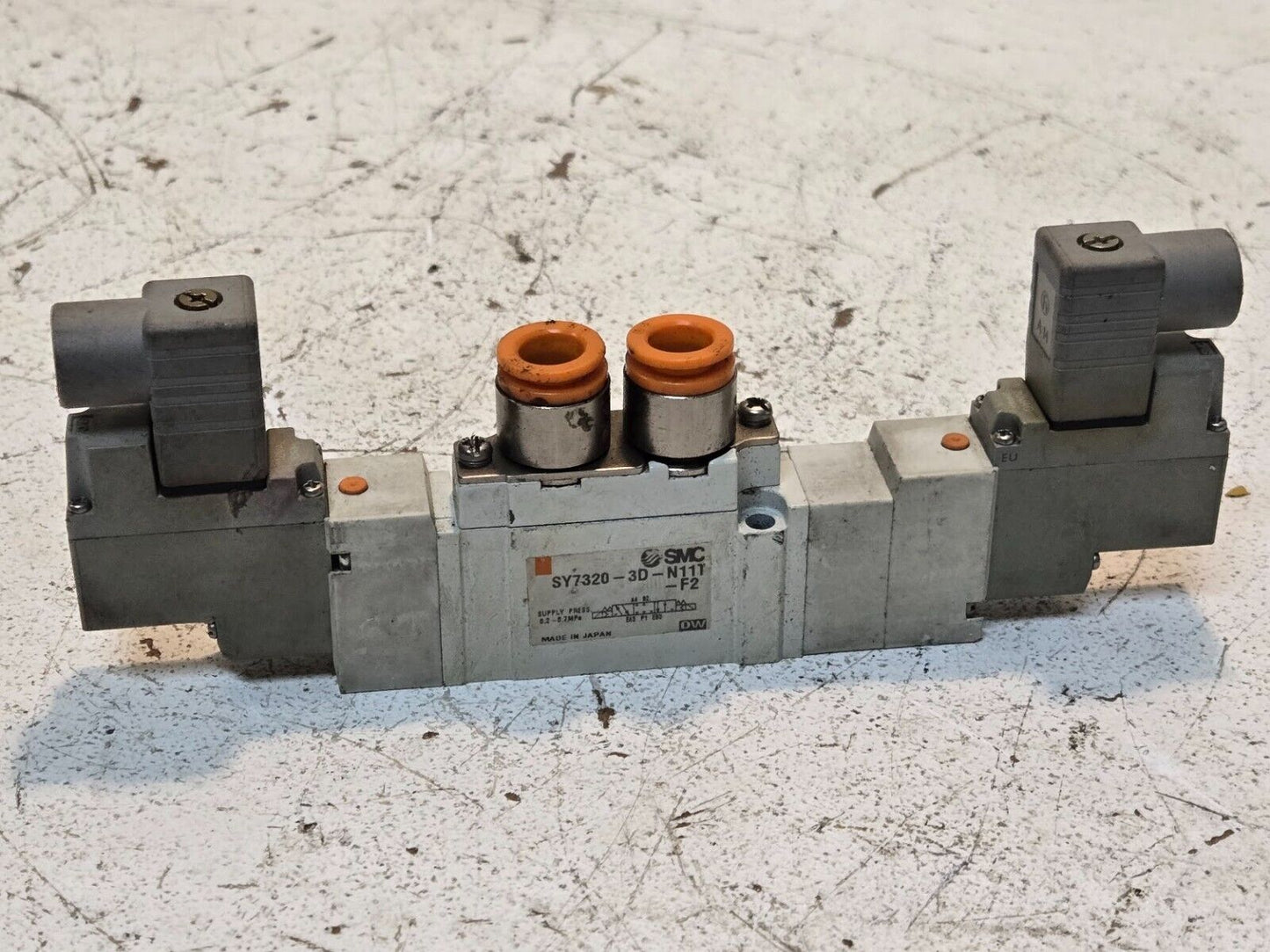 SMC SY7320-3D-N11T-F2 5 Port Solenoid Valve