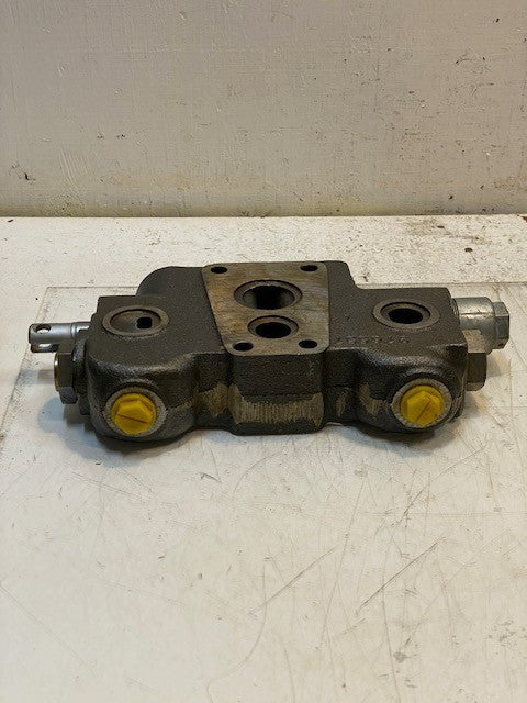 Hydraulic Directional Control Valve 976557