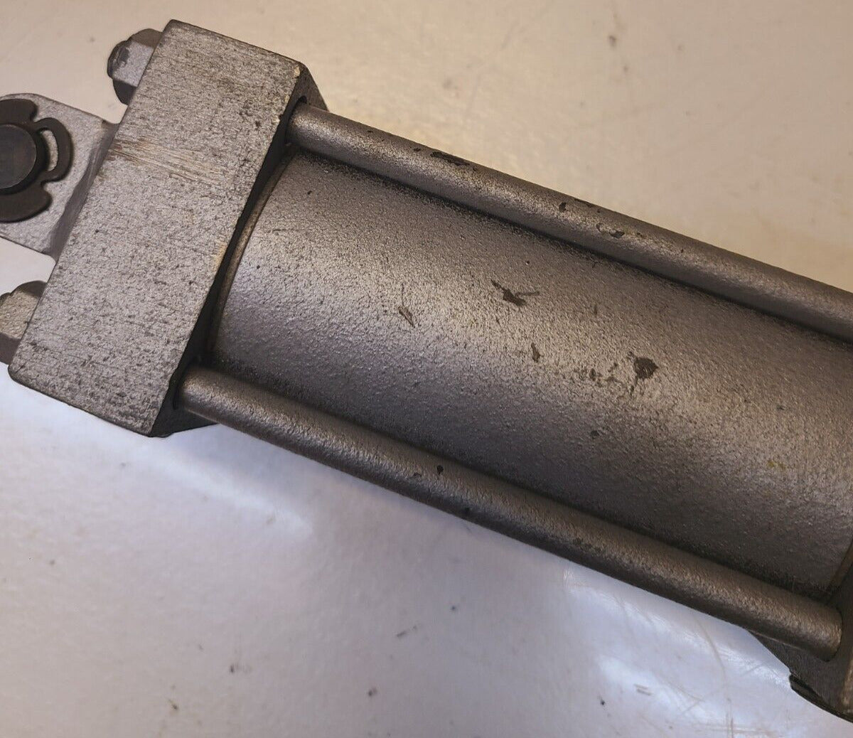 The Sheffer Corp Pneumatic Air Cylinder 2018523-1 | Model 2MHC3P | 2018523