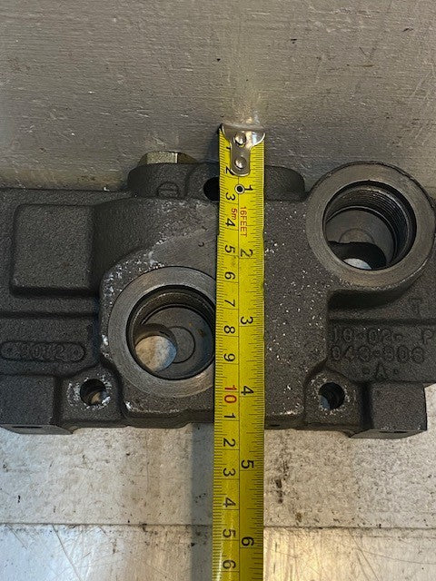 Hydraulic Output Cover Valve Body Coponent 18-02-043-906 | 9032 | C33