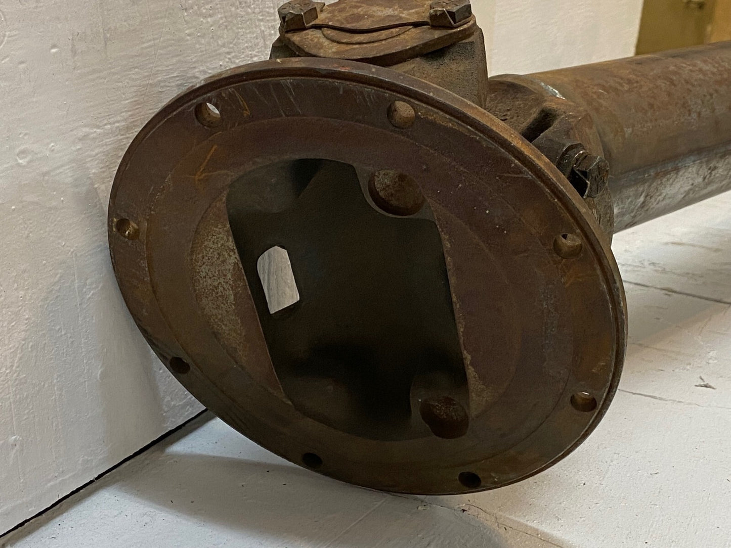 Spicer 8332288 Drive Shaft Pat. No. 4472 | C6-129 | 8 Bolt | 36" Long | 8" Hub