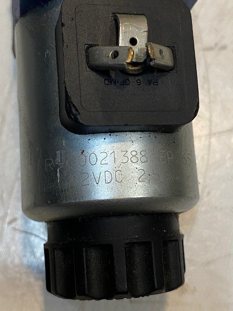 Rexroth R900567497 Hydraulic Double Solenoid Directional Valve USED
