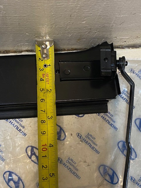 Hyundai 81621-29000 Rear Drip Rail 29-1/2" Long 3" Wide