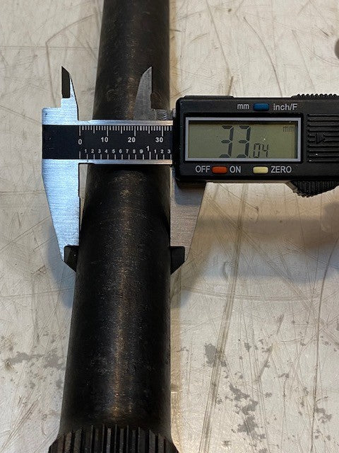 AGCO 3801424M1 Shaft 35mm 21-Spline 21-1/4" Long 33mm OD Shaft