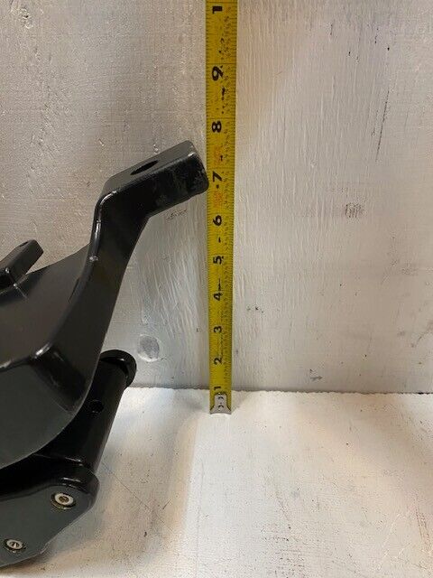 8014-010-08 Land Rover Side Step Bracket FSMOR41 | A380