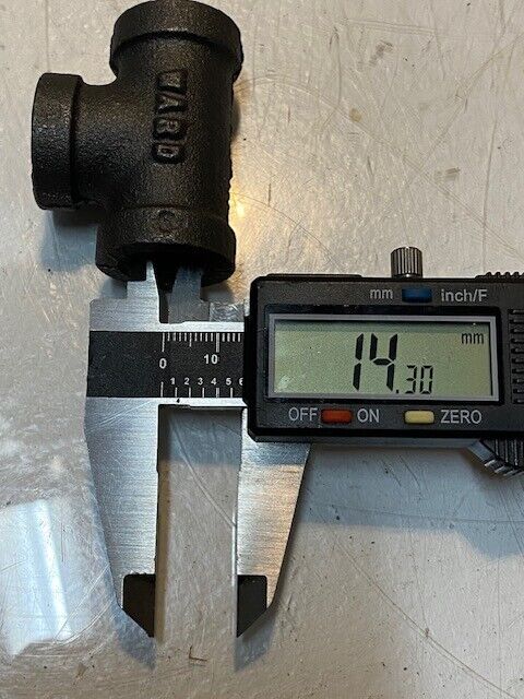 8 Quantity of Dyna Systems 41821003 Ward Black Malleable Pipe Tees 3/8" (8 Qty)