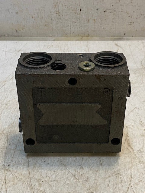 Sauer-Danfoss 157B5310 Hydraulic Pump Side Inlet Module PVP 32 | 4707D067897