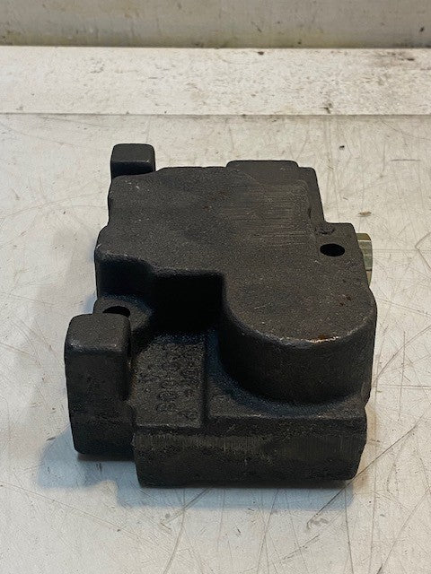Hydraulic Control Valve End Cap 16-02-043-806-A | 9126