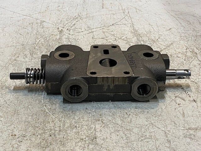 Hydraulic Directional Control Valve 336940A1