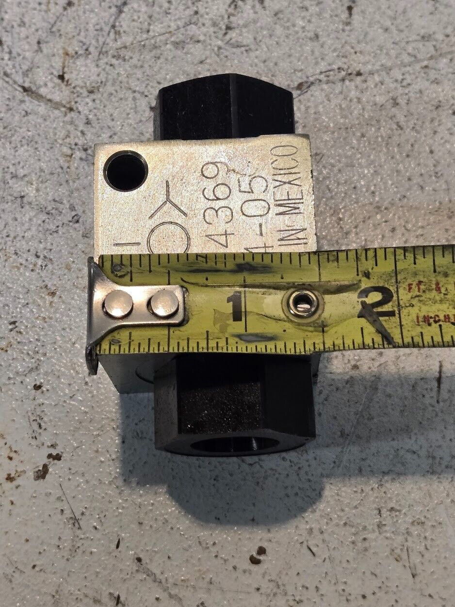 2 Quantity of Hydraulic Control Valves 994369 04-05 (2 Quantity)