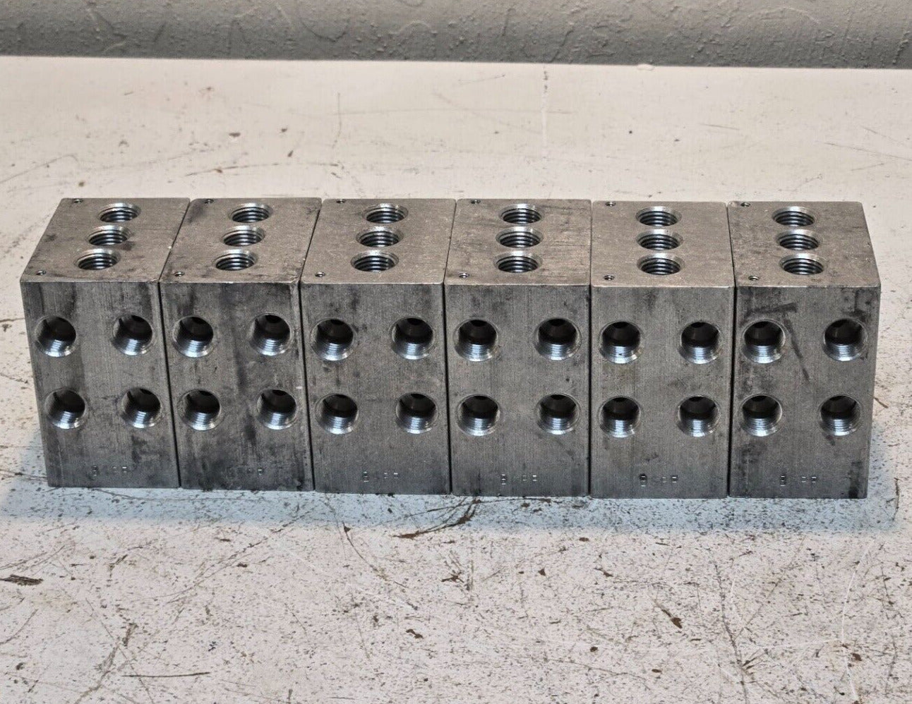 6 Quantity of BSPP Hydraulic Manifold Valve Blocks 4 Port 3 Valve Shafts (6 Qty)