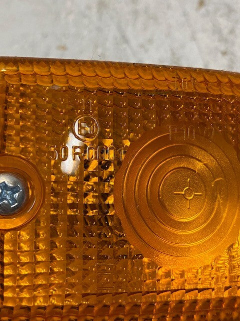 Turn Signal Indicator R10W | 50R-0001 | 50R-0002 | SAE D90 169