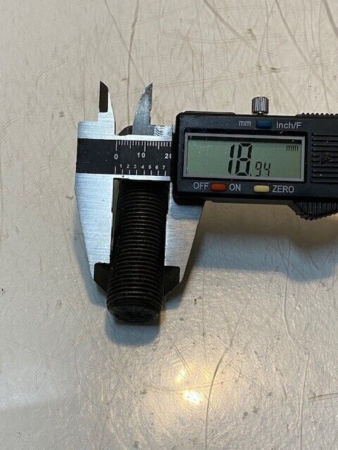 7 Qty of Greenlee 500-4039 Draw Bolt Screw Hex Studs 71mm L 19mm Thread (7 Qty)