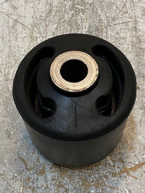 Rubber Pivot Spring Bushing Engine Mount Insert Bay 19 32mm Bore 6" Wide 7" Tall