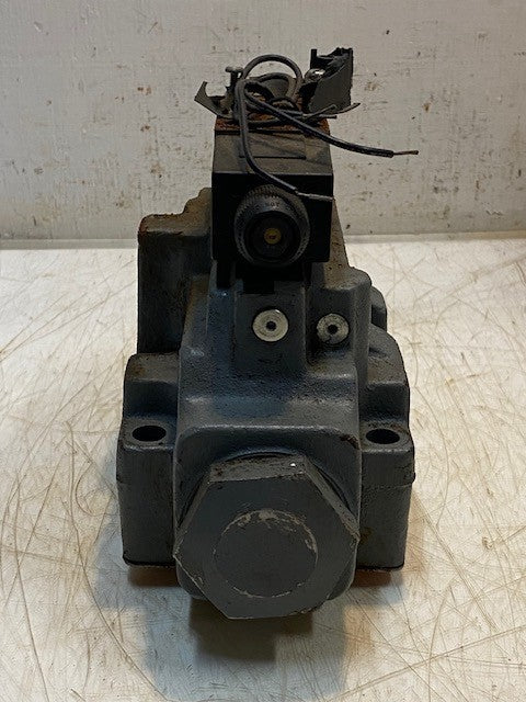 Solenoid Hydraulic Directional Control Valve Mount Assembly 550153 | 7009