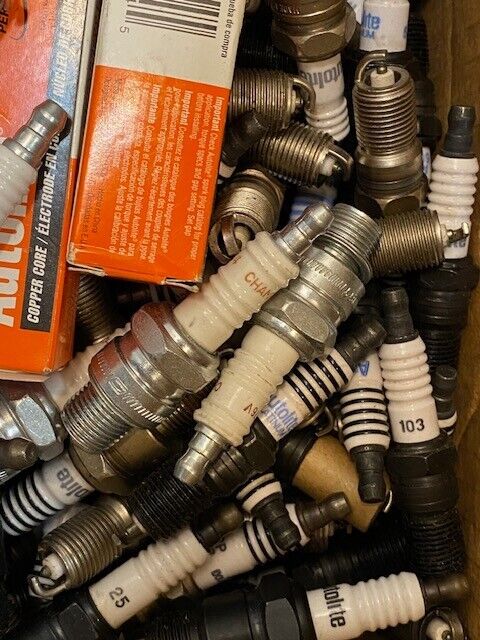 Approx 700 (90 lbs) of Miscellaneous Automotive Replacement Spark Plugs