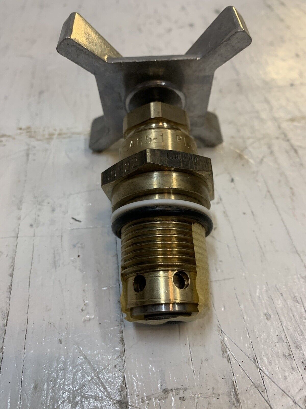 CAT 465-1 PL-2558 Valve B9822