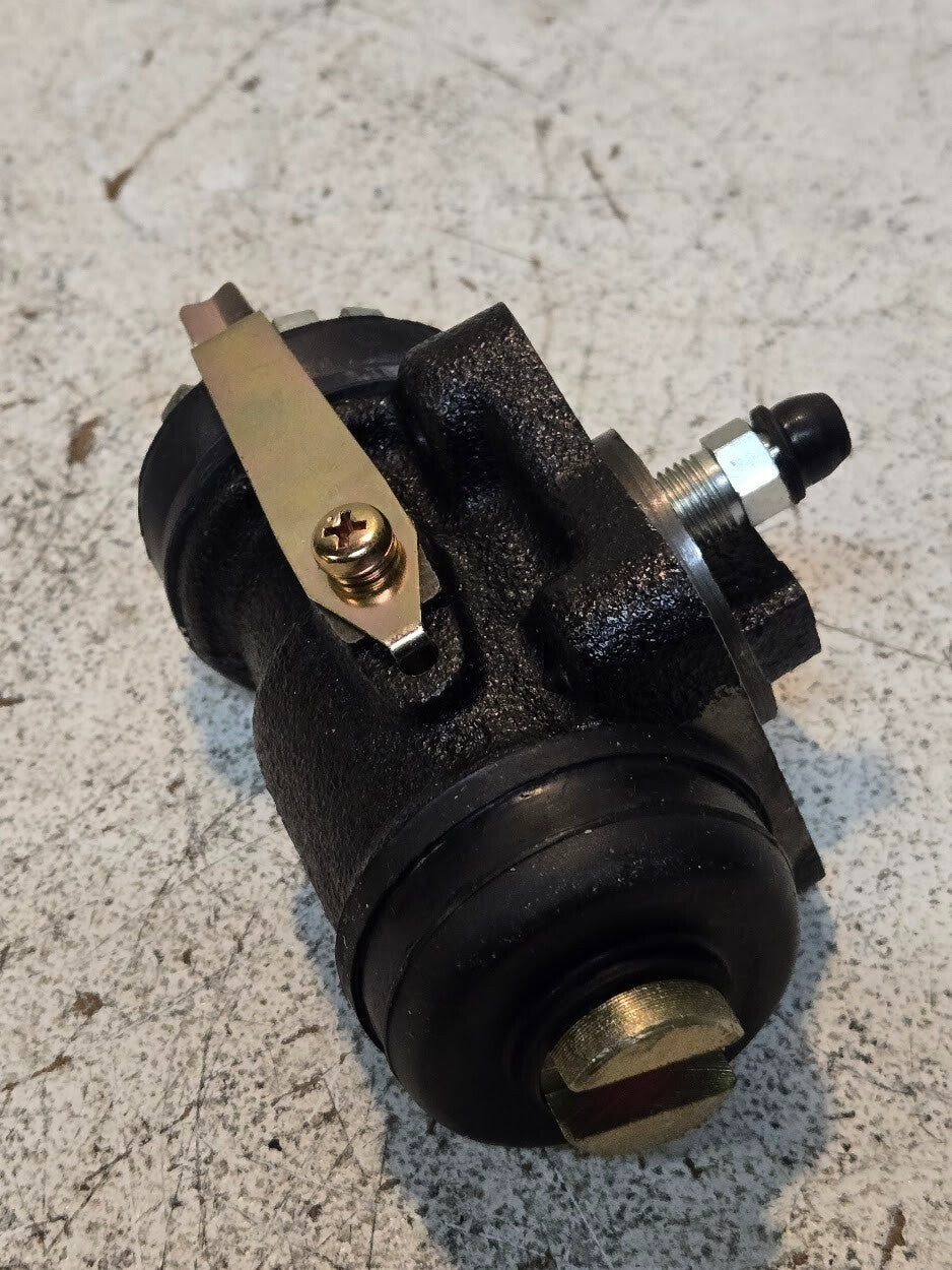 2 Quantity of Rear Right Brake Cylinders for Toyota FJ (2 Quantity)