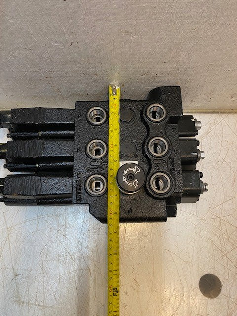 Sauer Danfoss Multi-Spool Hydraulic Directional Control Valve 345D RE191728
