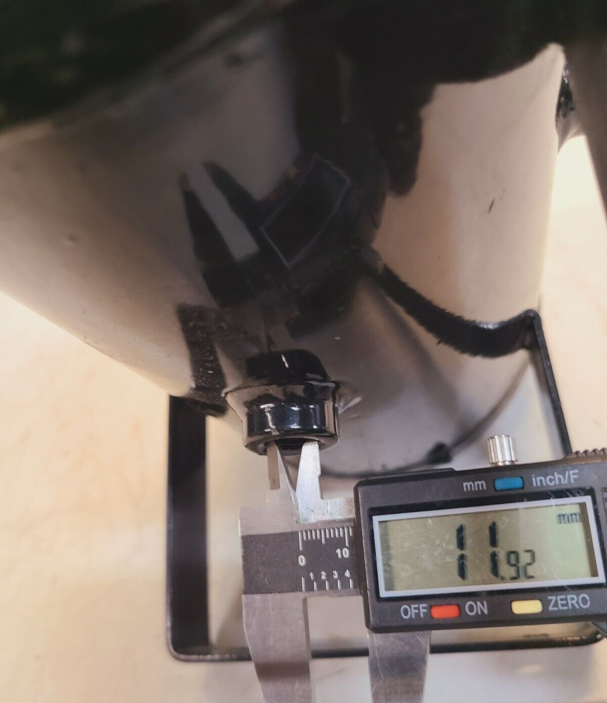 5 Port Air Tank Length 9.5" x Diameter 5.5" - Tank Measurements