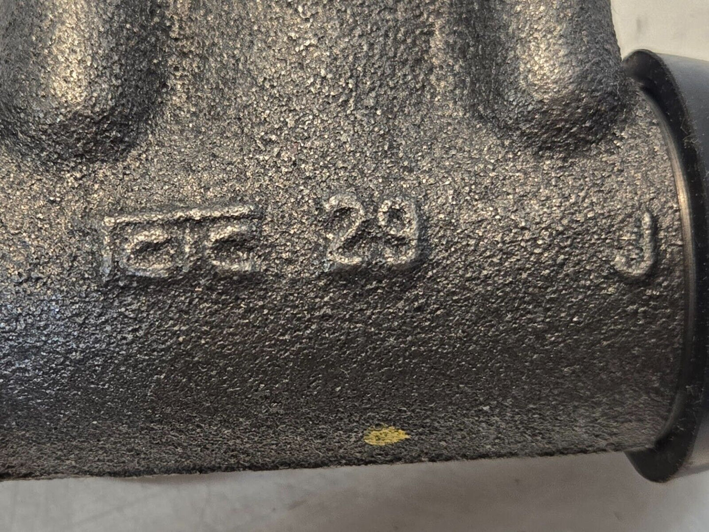 TCIC Brake Cylinder FD20 for Forklift | TCIC 29 J | 3 7/8" Long 1 1/2" Diameter