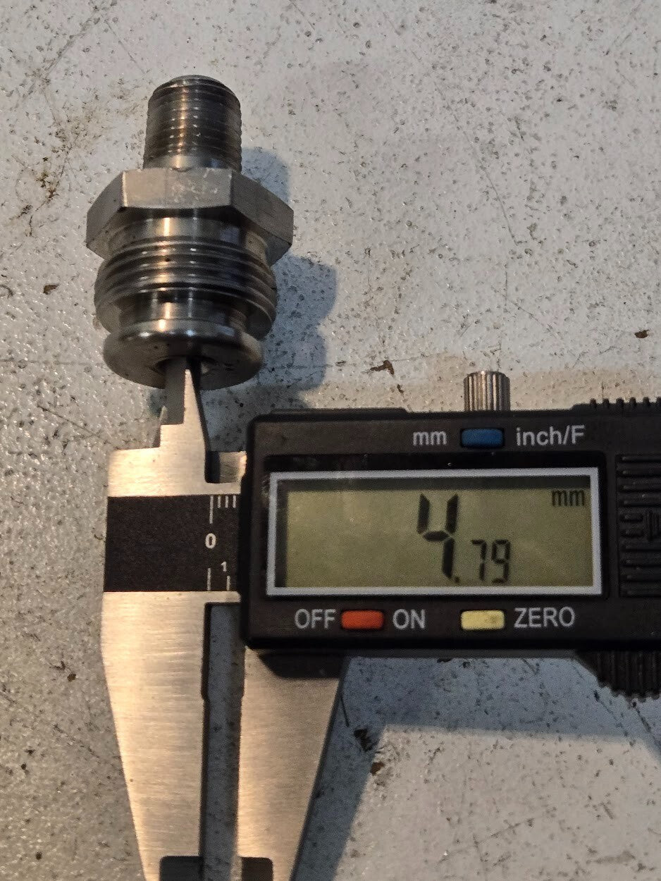 7 Quantity of Free Flow Grease Fittings with Vented Cap Body (7 Quantity)