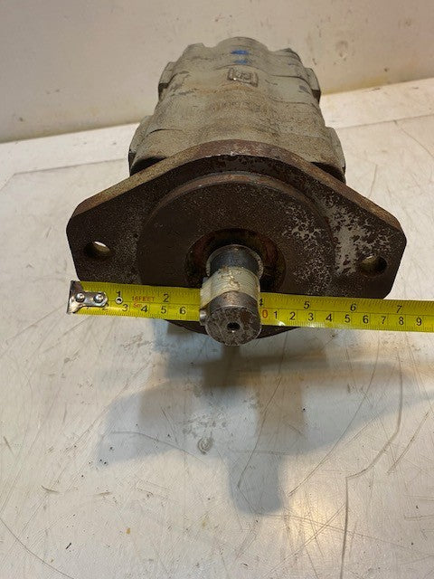 Hydraulic Pump 43004 | 14-1/4" L 6-3/4" W 6" H 14mm Bolt Holes