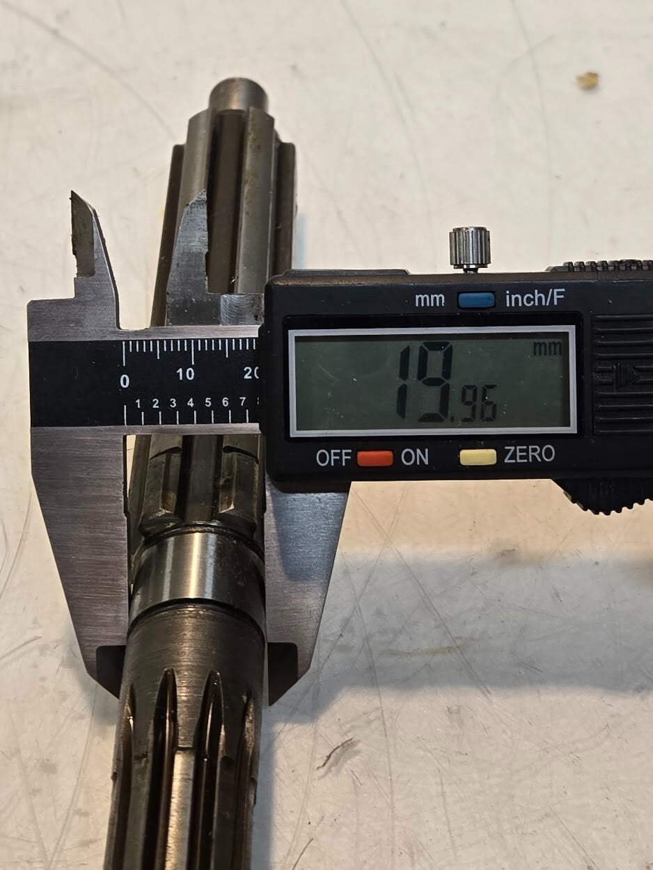 Transmission Input Shaft 8.5" Long | 6 Spline 25mm Shaft | 10 Spline 19mm Shaft