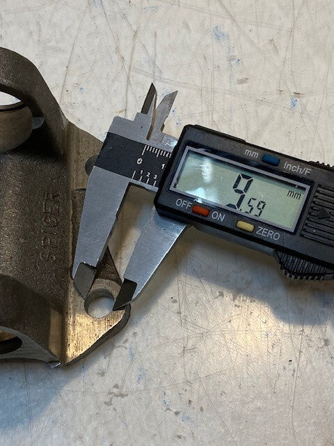 Spicer Drive Shaft Flange Yoke A4 R373 | 3-3/8" L 3-1/8" W 27mm Bore 9mm Holes