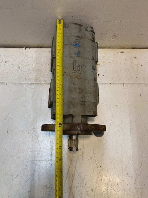 Hydraulic Pump 43004 | 14-1/4" L 6-3/4" W 6" H 14mm Bolt Holes