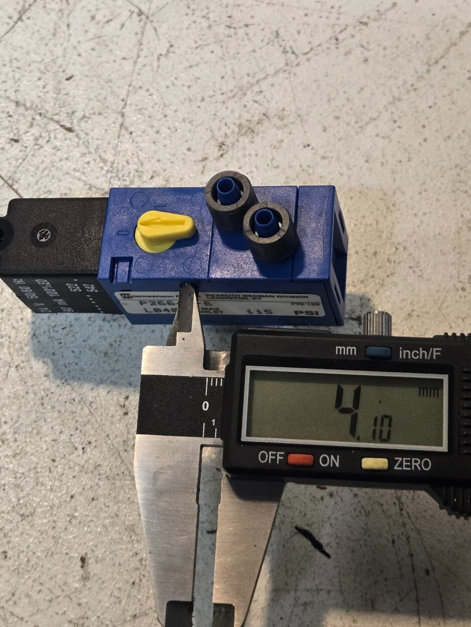 Mannesmann Rexroth P26641-6 Pneumatic Solenoid Valve L0400 Type 840 Valve 115PSI