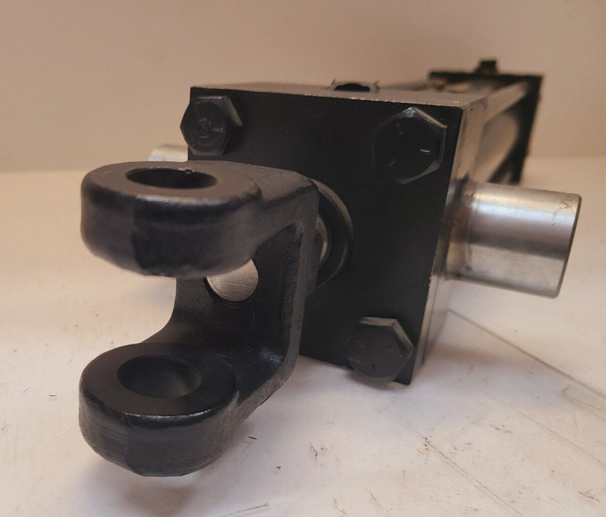 Lehigh Pneumatic Air Cylinder Model HP25 S/N 1029357