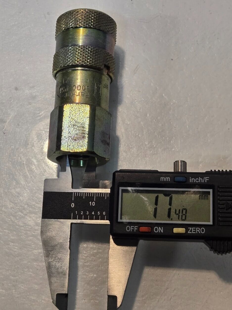 Parker Flat Face Hydraulic Quick Coupler FF-371-8F0 | 3000 PSI  1/2"-14 Pipe End