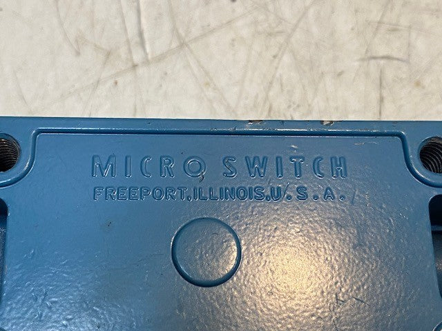 Honeywell Micro Switch 5000 RMS Symmetrical Amperes 240V Max 7" Long 16mm End