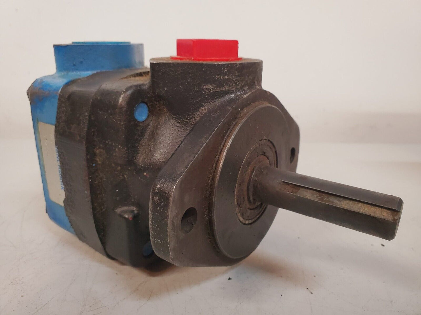 Benchmark Hydraulic Pump V201P13P1A11 | LH | 372606 | 300130